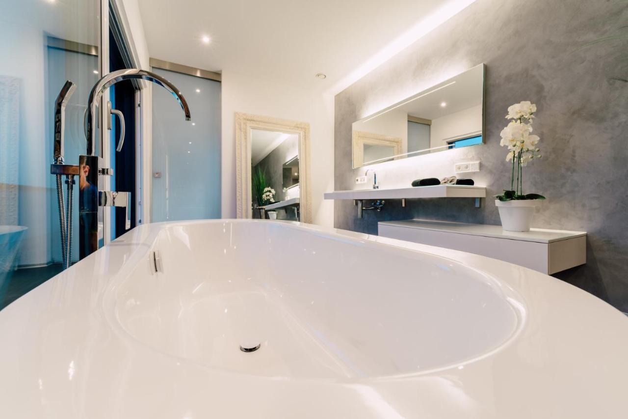 Traumblick Trifft Luxus! Apartman Weitersburg Kültér fotó